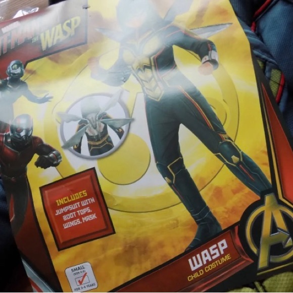 Size Small 4-6 Marvel Ant-Man and The Wasp "WASP" Halloween Costume with Wings - Picture 2 of 6